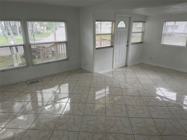 Foto del edificio - 8580 SW 23rd Pl