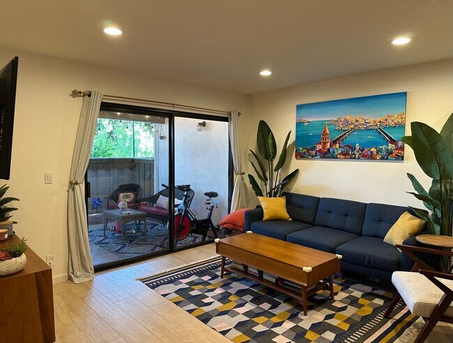 Foto del edificio - Beautiful Santa Clara Condo  Two Bedrooms ...