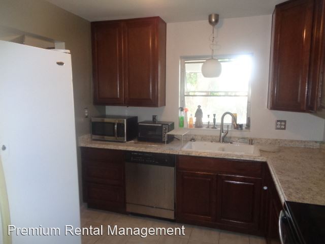 Building Photo - 3 br, 1 bath House - 8362 Cristobal Cir un...