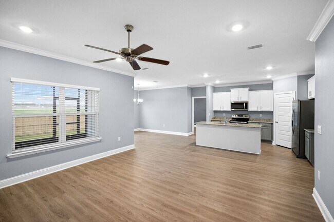 Foto del edificio - AVAILABLE IN NOVEMBER - Don't miss this op...
