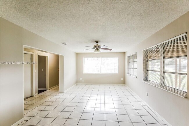 Foto del edificio - 4896 NW 6th Ct