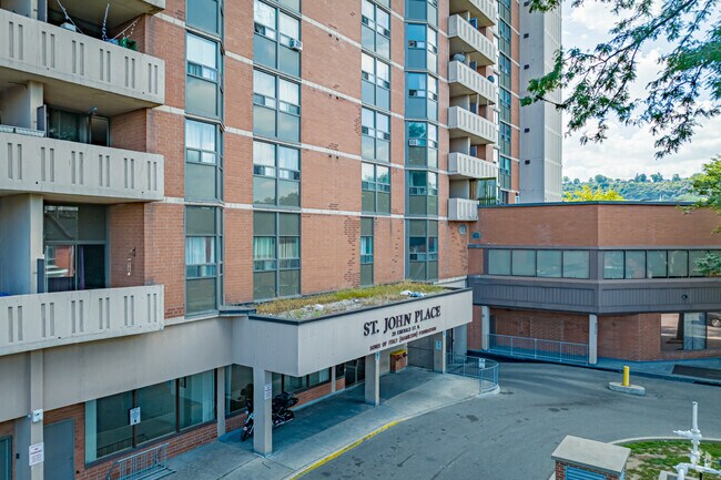 Photo du bâtiment - Rebecca Towers