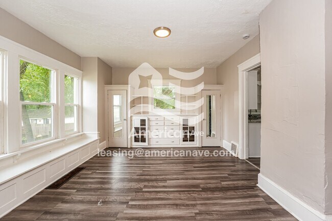 Foto del edificio - 2328 Tuscarawas St E