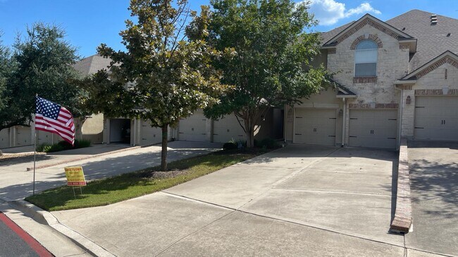 Foto del edificio - 15321 Glen Heather Dr