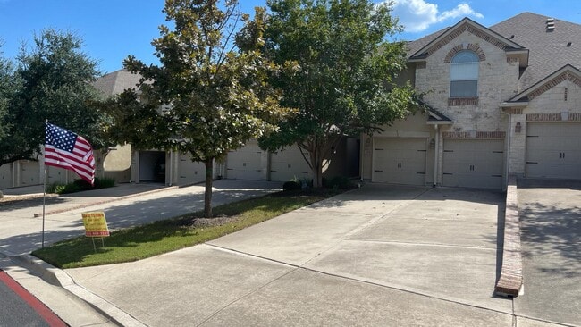 Building Photo - 15321 Glen Heather Dr