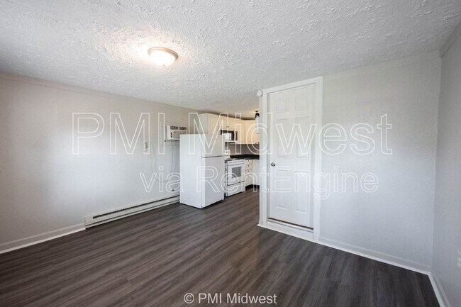 Building Photo - 2142 W Us-40