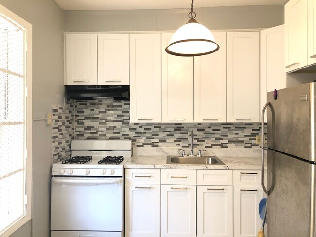 Foto del edificio - 111 Baldwin Ave