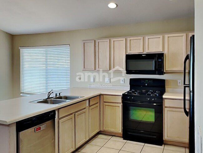 Foto del edificio - 5501 N 103rd Dr