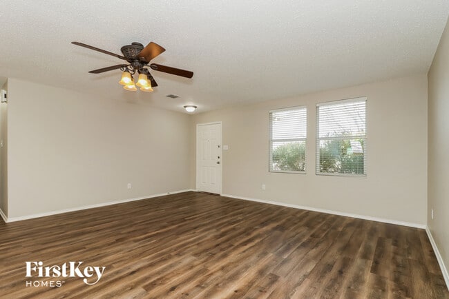 Building Photo - 8404 Plantain Ct
