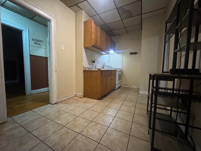 Building Photo - 337 MARTIN LUTHER KING JR Dr