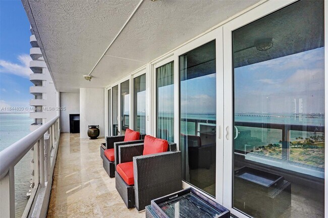 Foto del edificio - 1717 N Bayshore Dr