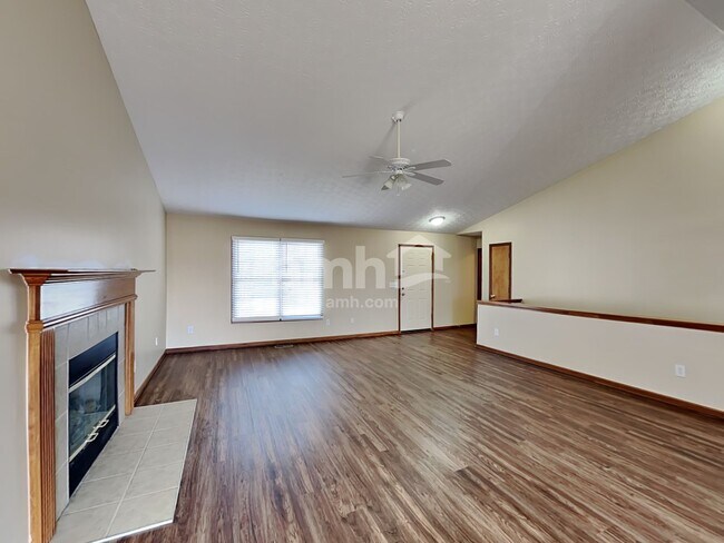 Foto del edificio - 227 Iris Trail Drive