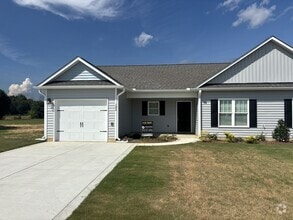 Building Photo - 102 Berkshire Cir