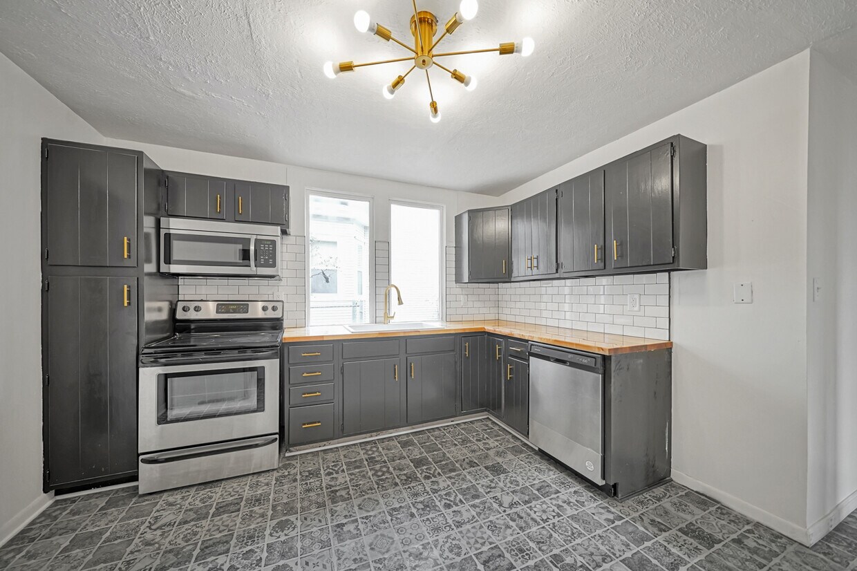 1603 N Cotner Blvd, Lincoln, NE 68505 House Rental in Lincoln, NE