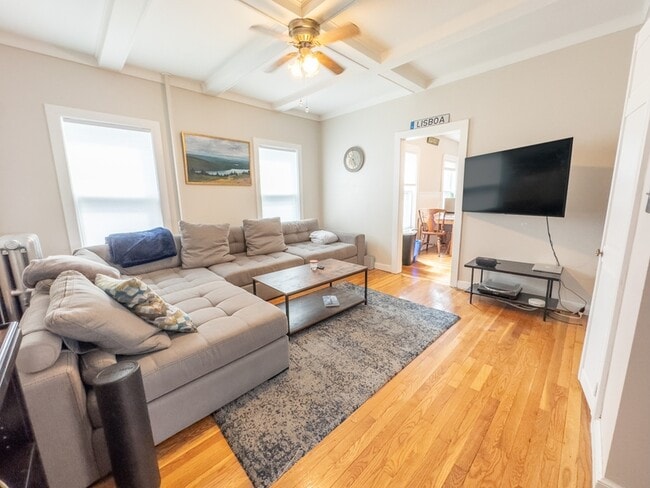 Foto del edificio - 55 Hall Ave