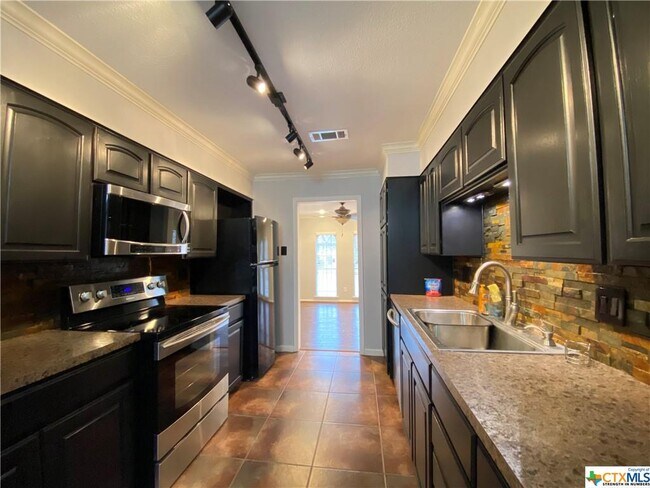 Foto del edificio - 212 Pin Oak Dr