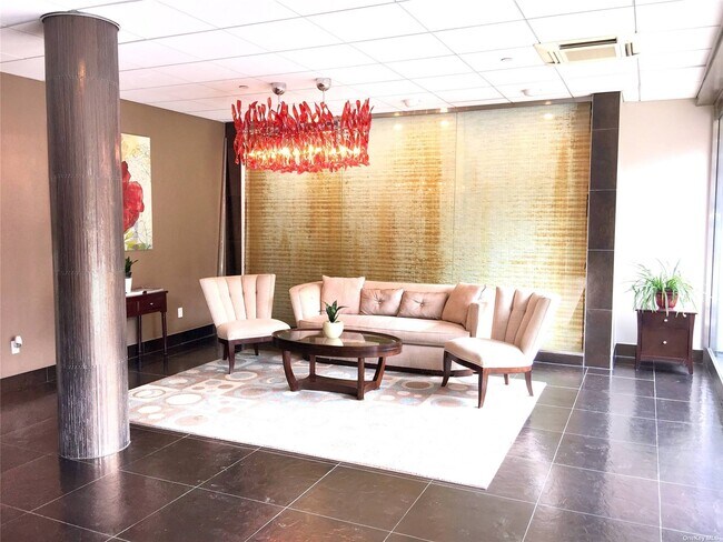 Foto del edificio - 116-11 Curzon Rd