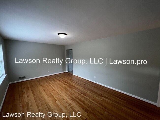 Building Photo - 4 br, 2 bath House - 530 Hawthorn Road