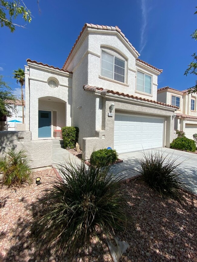 Building Photo - 2225 Warm Walnut Dr