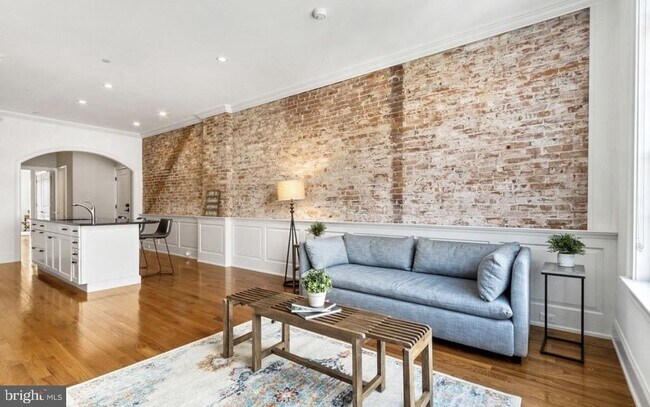 Foto del edificio - 108 E Lancaster Ave