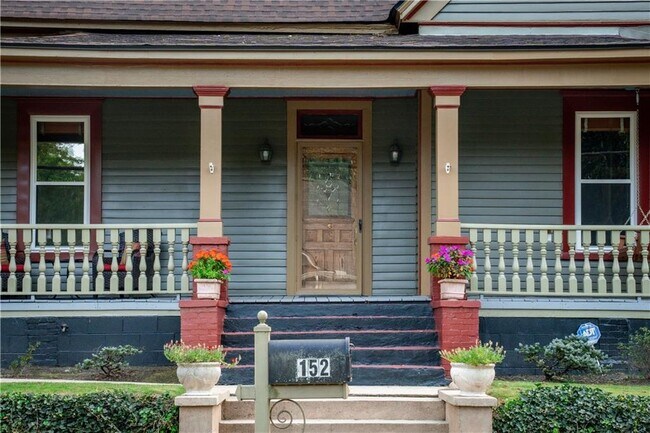 Foto del edificio - 152 Rivertown Rd