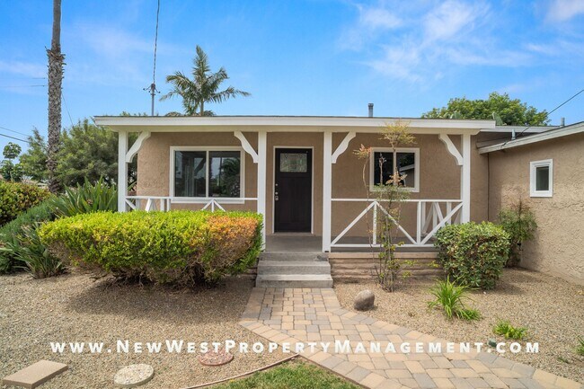 Foto del edificio - Upgraded Oceanside 3 Bedroom, Available Now! Small Pet OK!