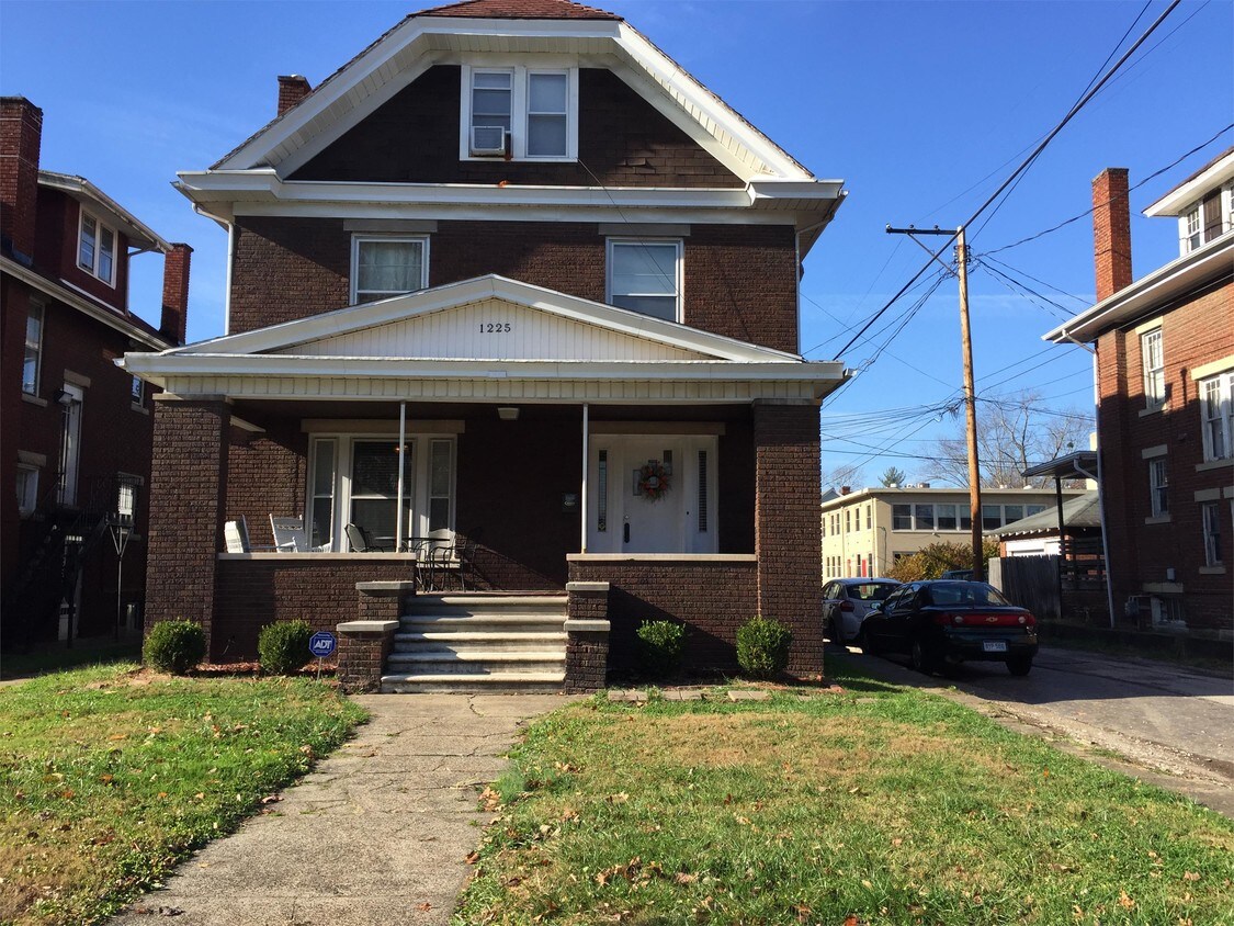 Primary Photo - 1225 8th St