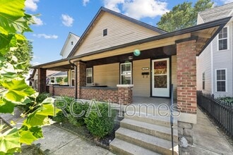 Building Photo - 1613 Pleasant St