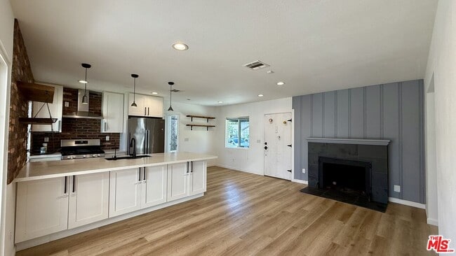 Building Photo - 6056 Fair Ave