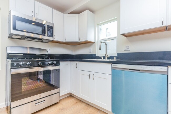 Foto del edificio - 1855 Euclid Street Residences