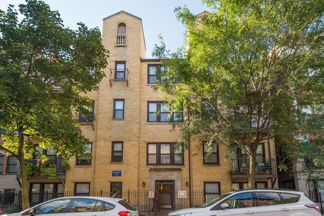 Building Photo - 922 W Dakin St
