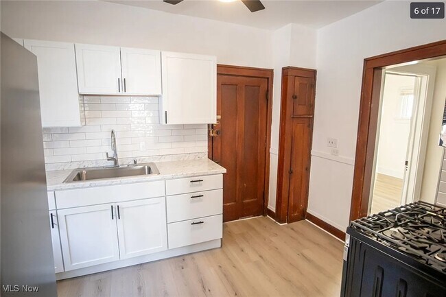 Building Photo - 3469 W 119th St