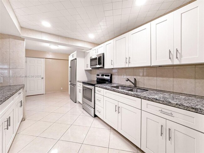 Foto del edificio - 5608 NW 19th St