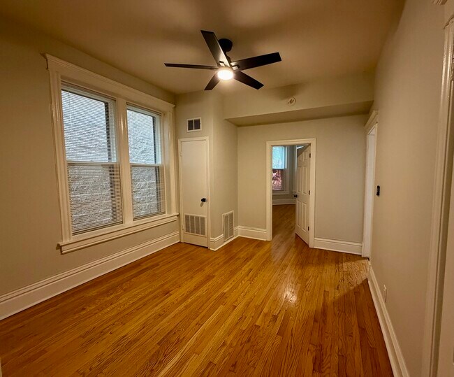 Foto del edificio - 845 N Mozart St