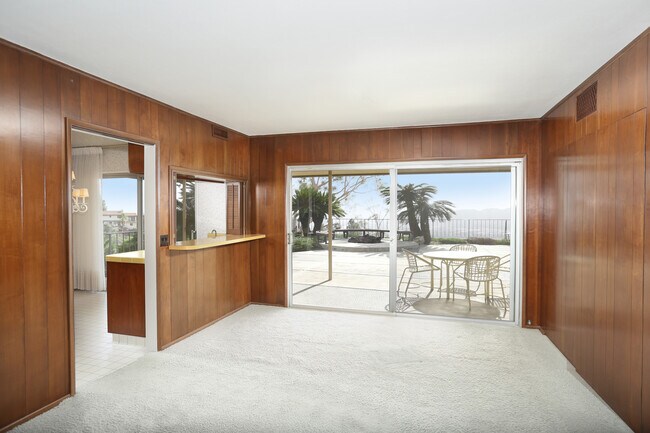 Building Photo - 300 Wonderview Dr