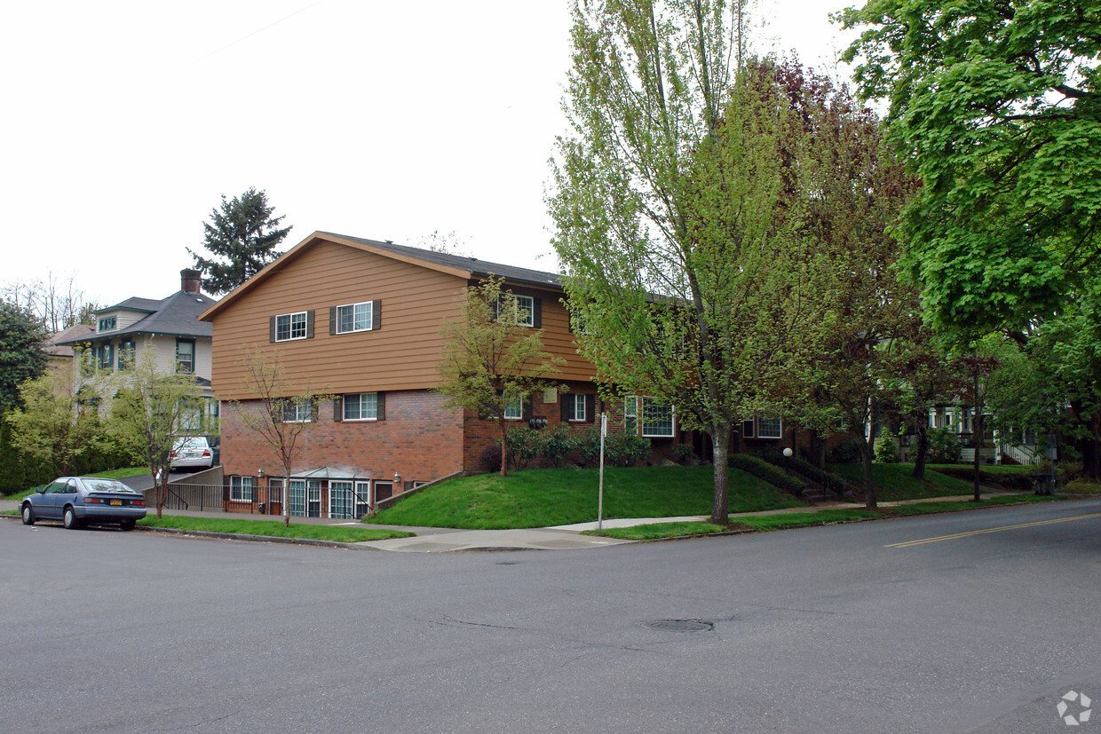 Building Photo - Regal Terrace Apartments