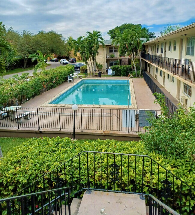 Building Photo - 1755 NE 116th Rd