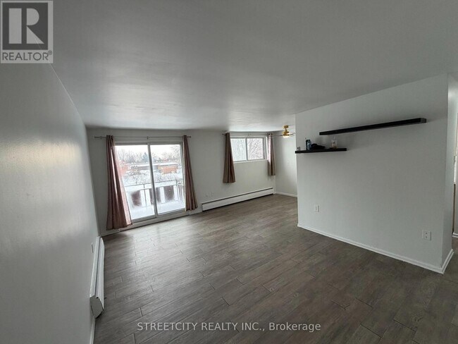 Building Photo - 1830 Dumont St