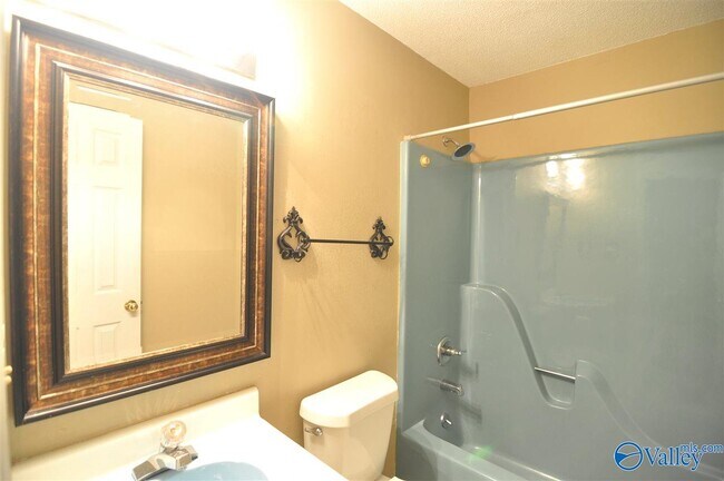 Building Photo - 1200 SE Maebeth Cir