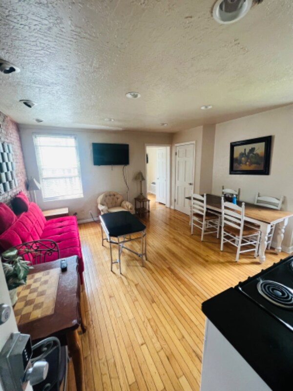 Foto del edificio - 331 Grandview Ave