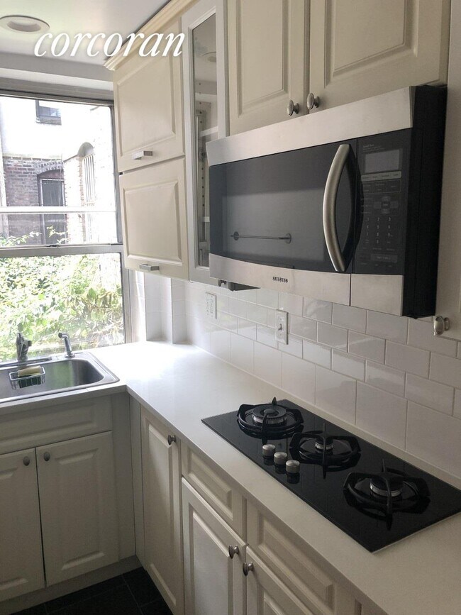 Foto del edificio - 237 W 15th St
