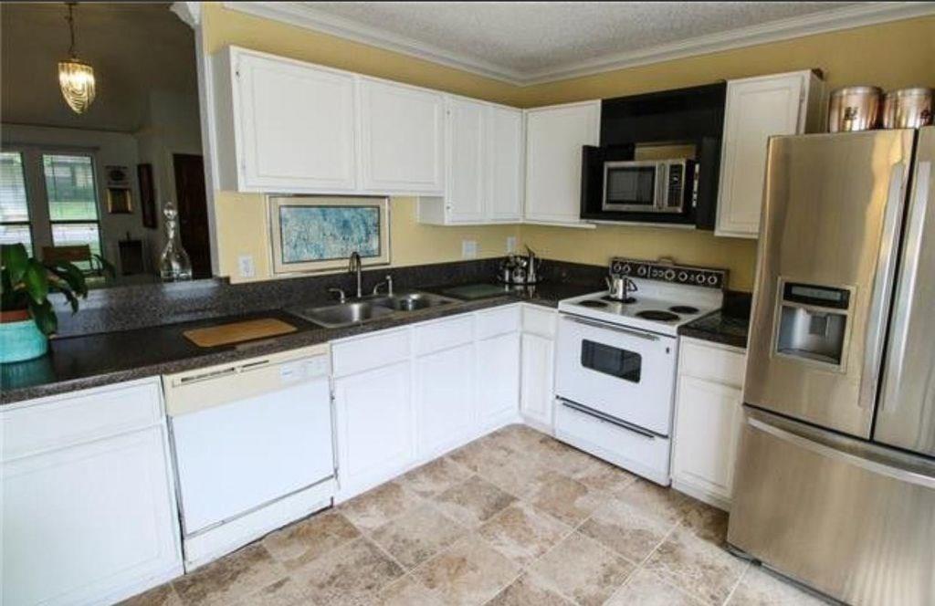 Foto del edificio - 808 Blessing Creek Dr