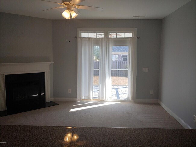 Building Photo - 1407 Vitis Ct