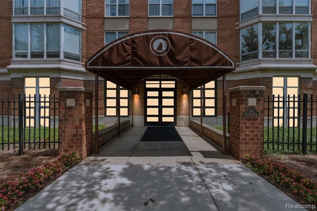 Foto del edificio - 250 E Harbortown Dr