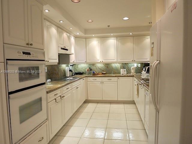 Foto del edificio - 201 Crandon Blvd