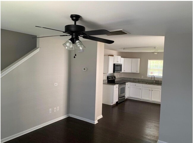 Foto del edificio - 228 Pangle Dr