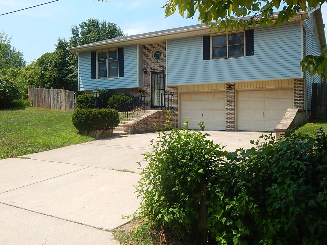 137 Plattner Ave, Waynesville, MO 65583 House Rental in Waynesville