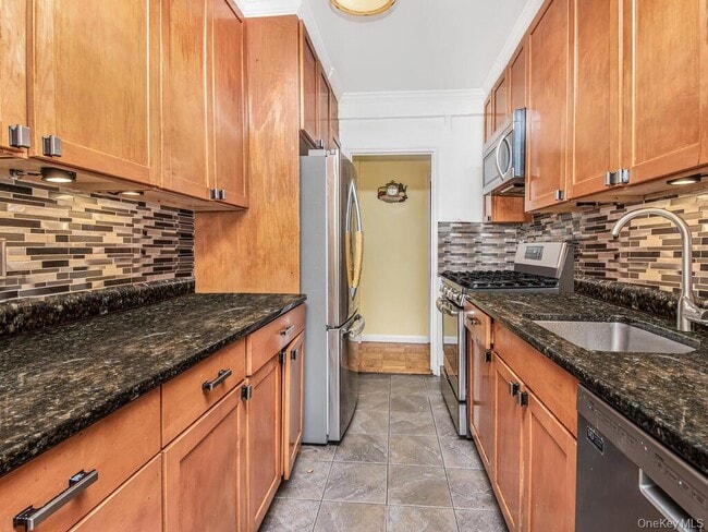 Building Photo - 5500-5500 Fieldston Rd