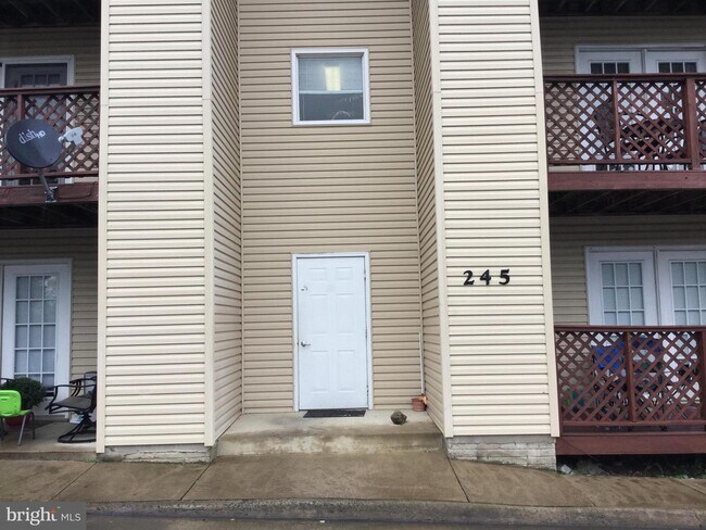 Building Photo - 245-K-7 Brandy Ct