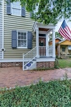 Building Photo - 513 E Harris St